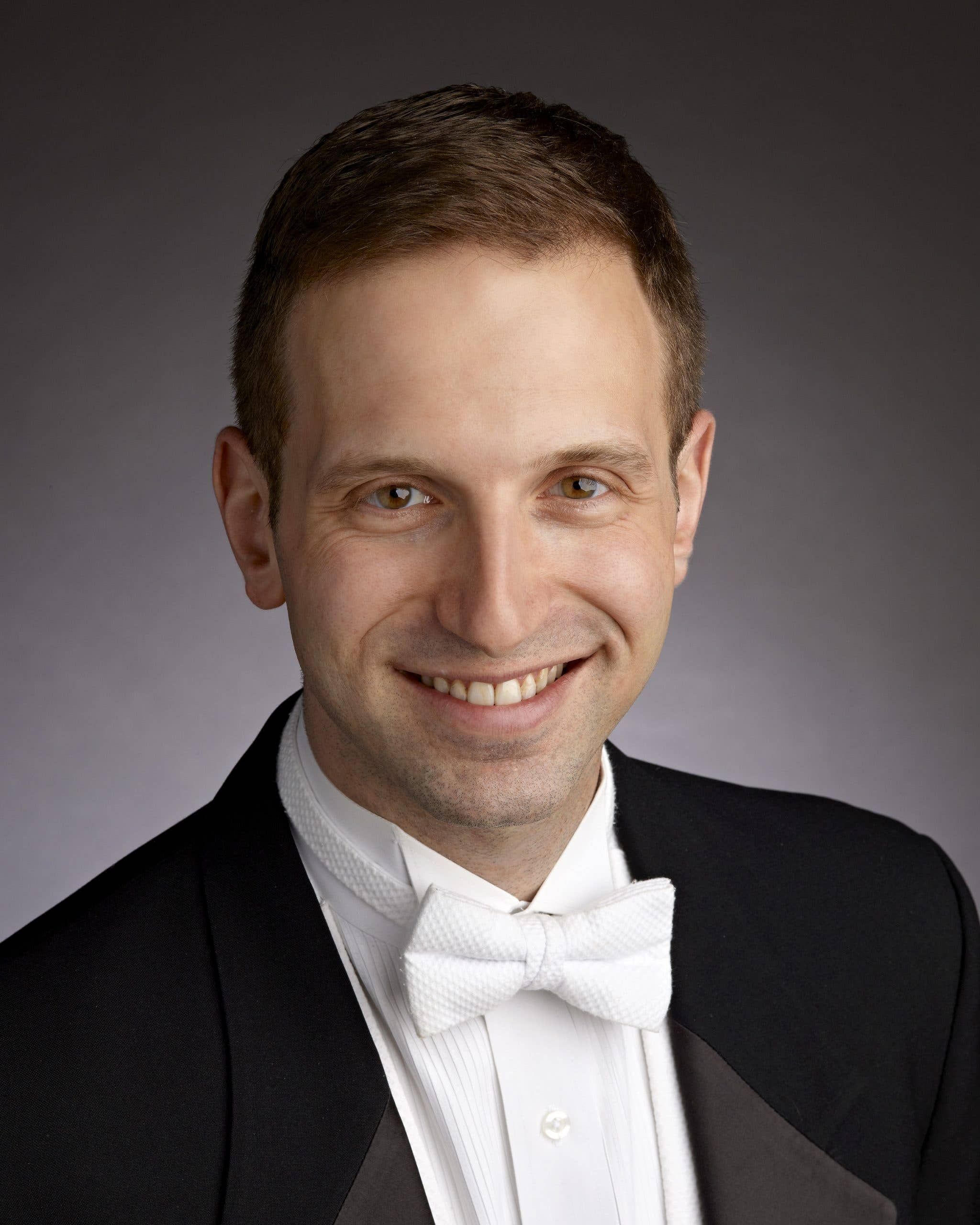 Daniel Singer headshot