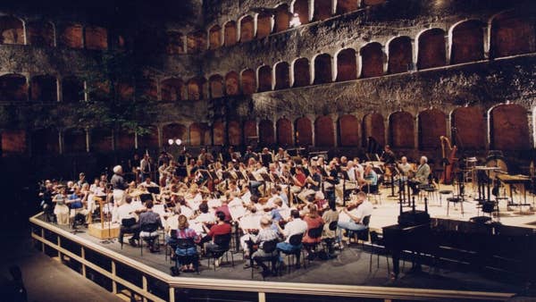 The Cleveland Orchestra rehearsing at the 1996 Salzburg Festival under Dohnányi’s direction. 