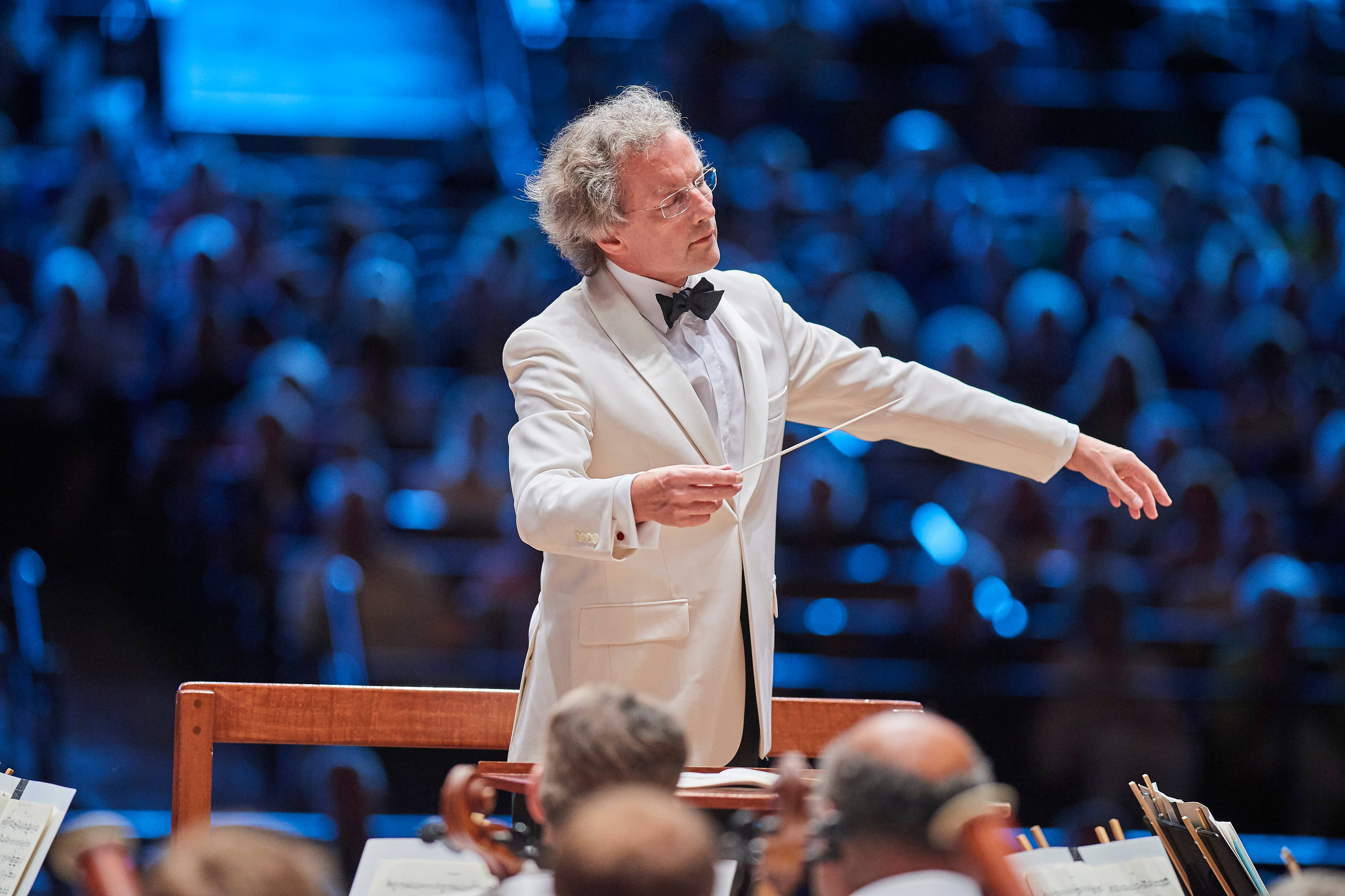 Franz Welser-Möst conducts at Blossom Music Center