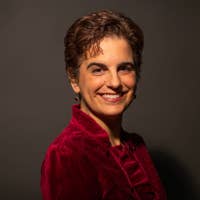 portrait photo of Stacy Garrop