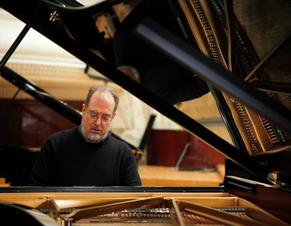 Garrick Ohlsson plays piano