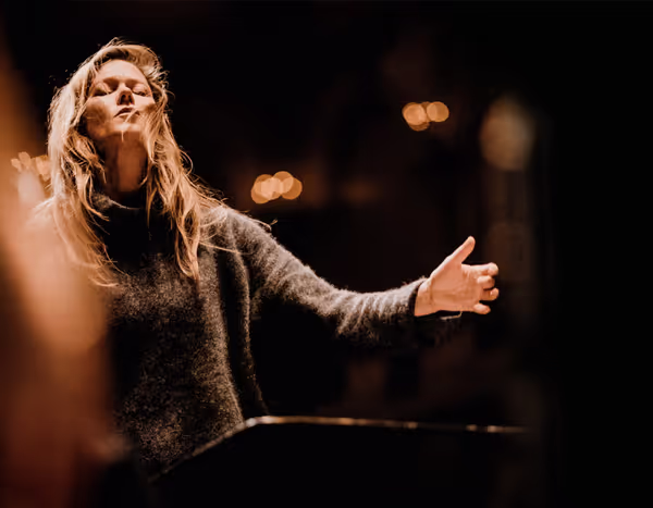 Barbara Hannigan Conducting