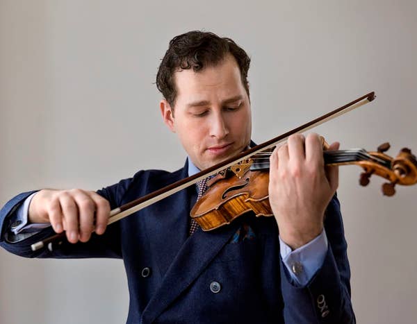 Nikolaj Szeps-Znaider playing violin