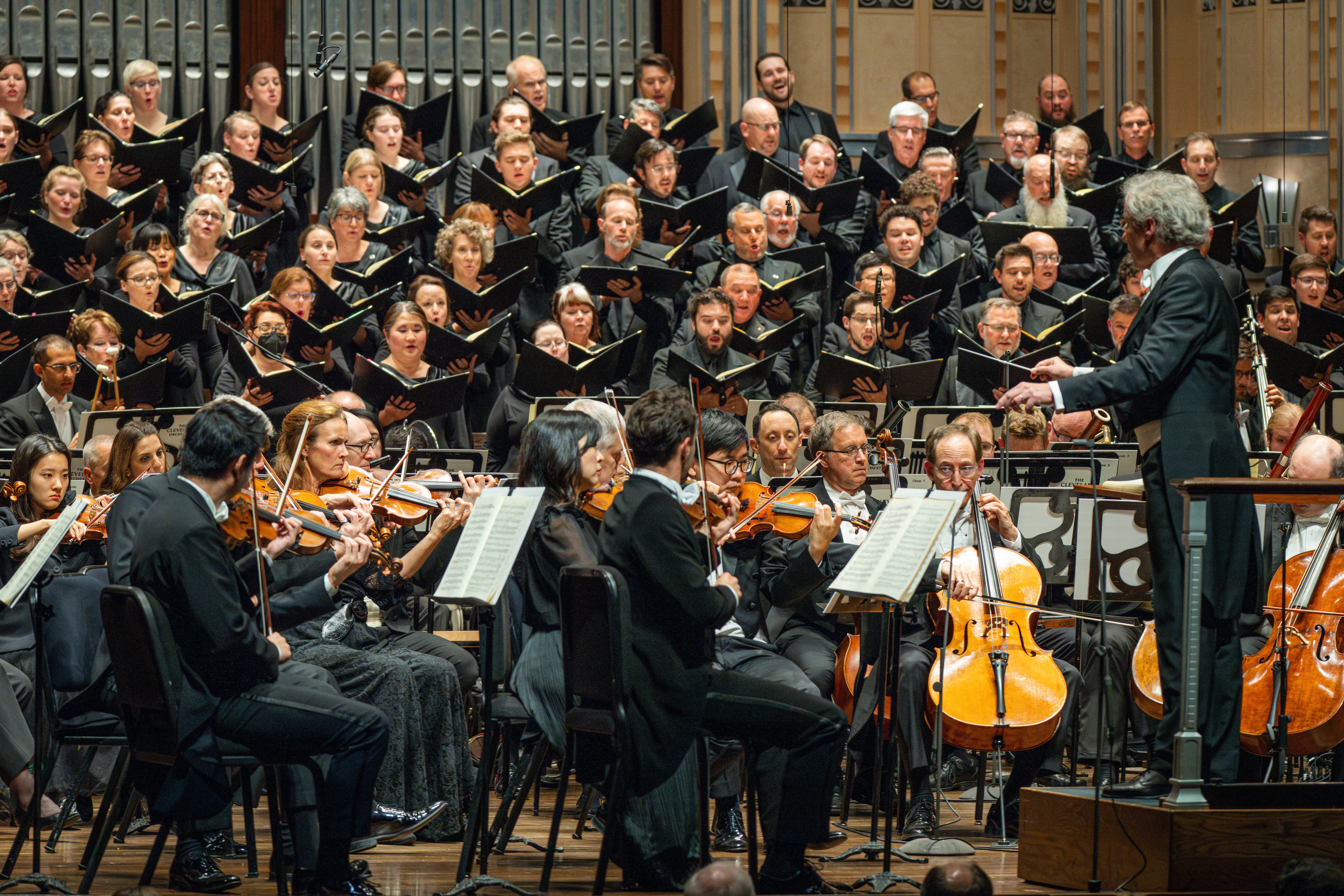 Franz Welser-Möst conducts The Cleveland Orchestra