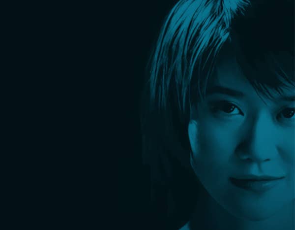 Yuja Wang in blue monochrome style