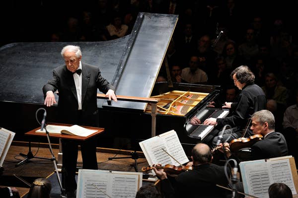 February 2010 marked Boulez’s final appearances in Cleveland, where he led the Orchestra and pianist Pierre-Laurent Aimard in Ravel’s two piano concertos. These performances were recorded and subsequently released by Deutsche Grammophon. 