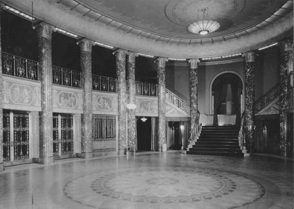 Photograph of the Grand Foyer from 1931.