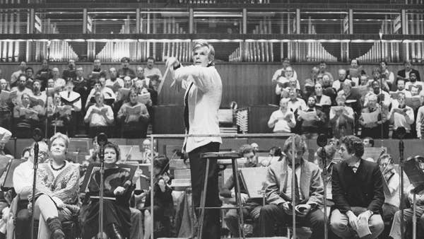 Christoph von Dohnányi leads a rehearsal of Beethoven’s Ninth Symphony with the Orchestra and the Cleveland Orchestra Chorus at the Royal Festival Hall in London in 1986.