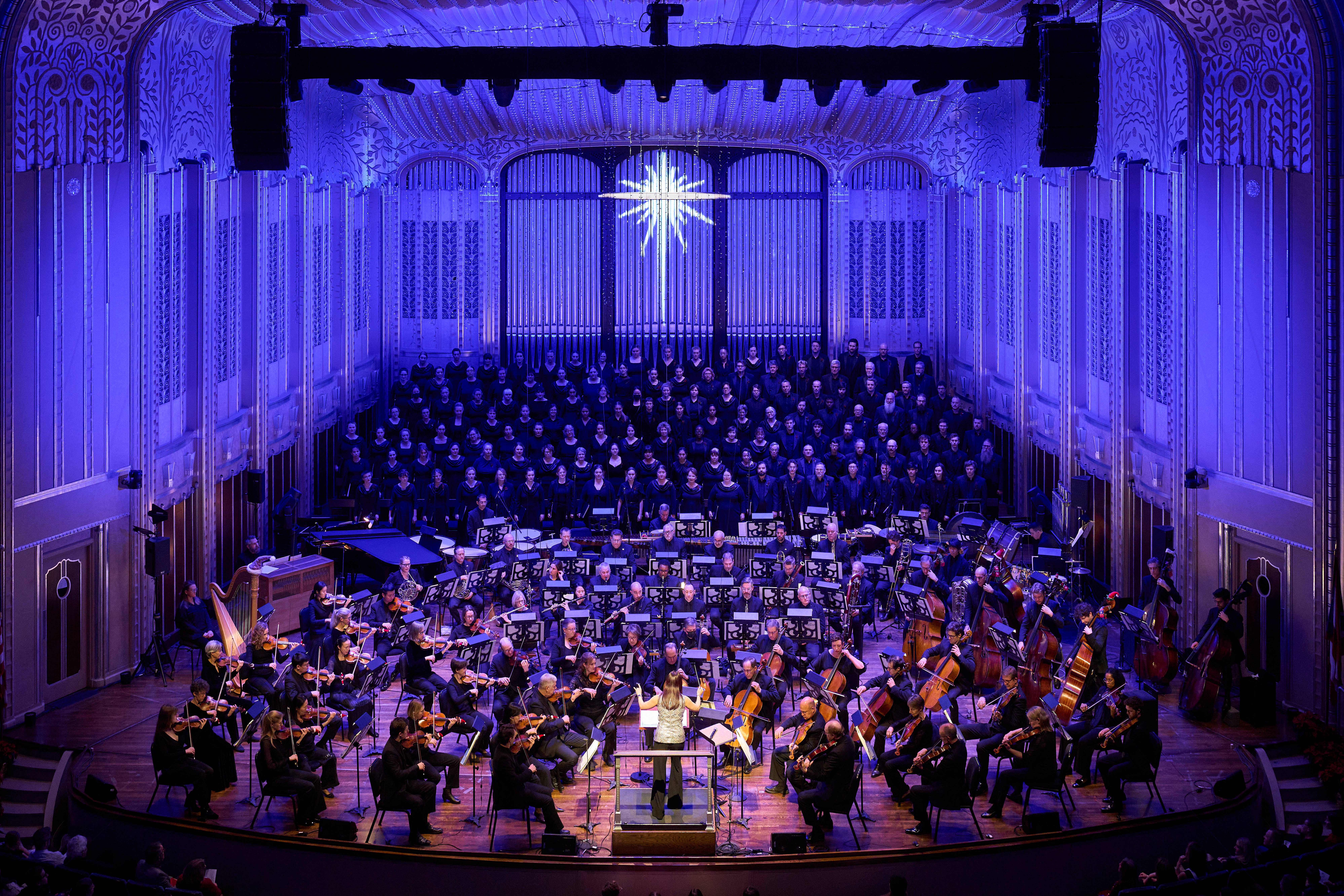Sarah Hicks conducts The Cleveland Orchestra's Holiday Concerts