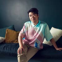 Lang Lang seated