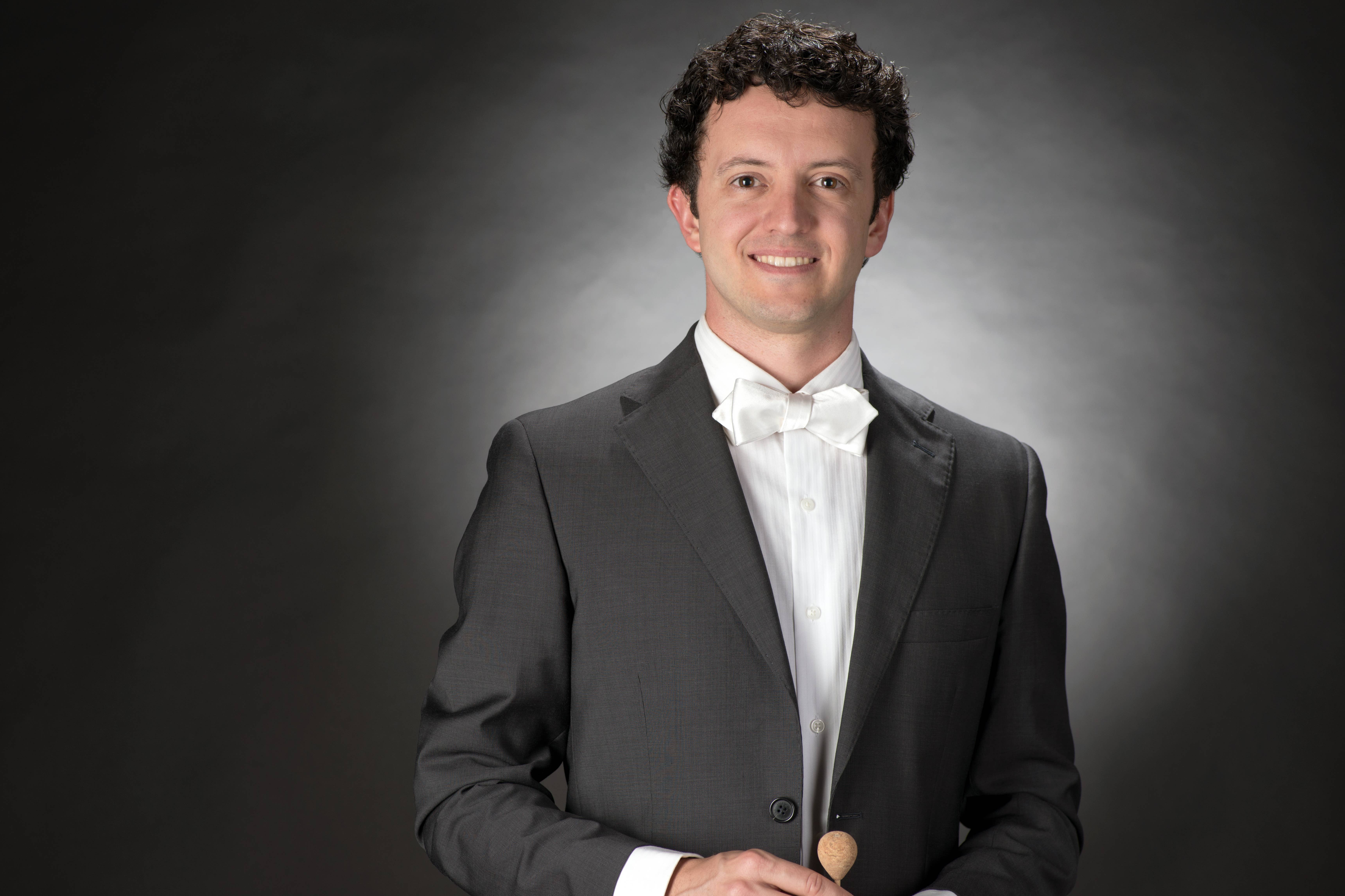 Thiago Tiberio, conductor