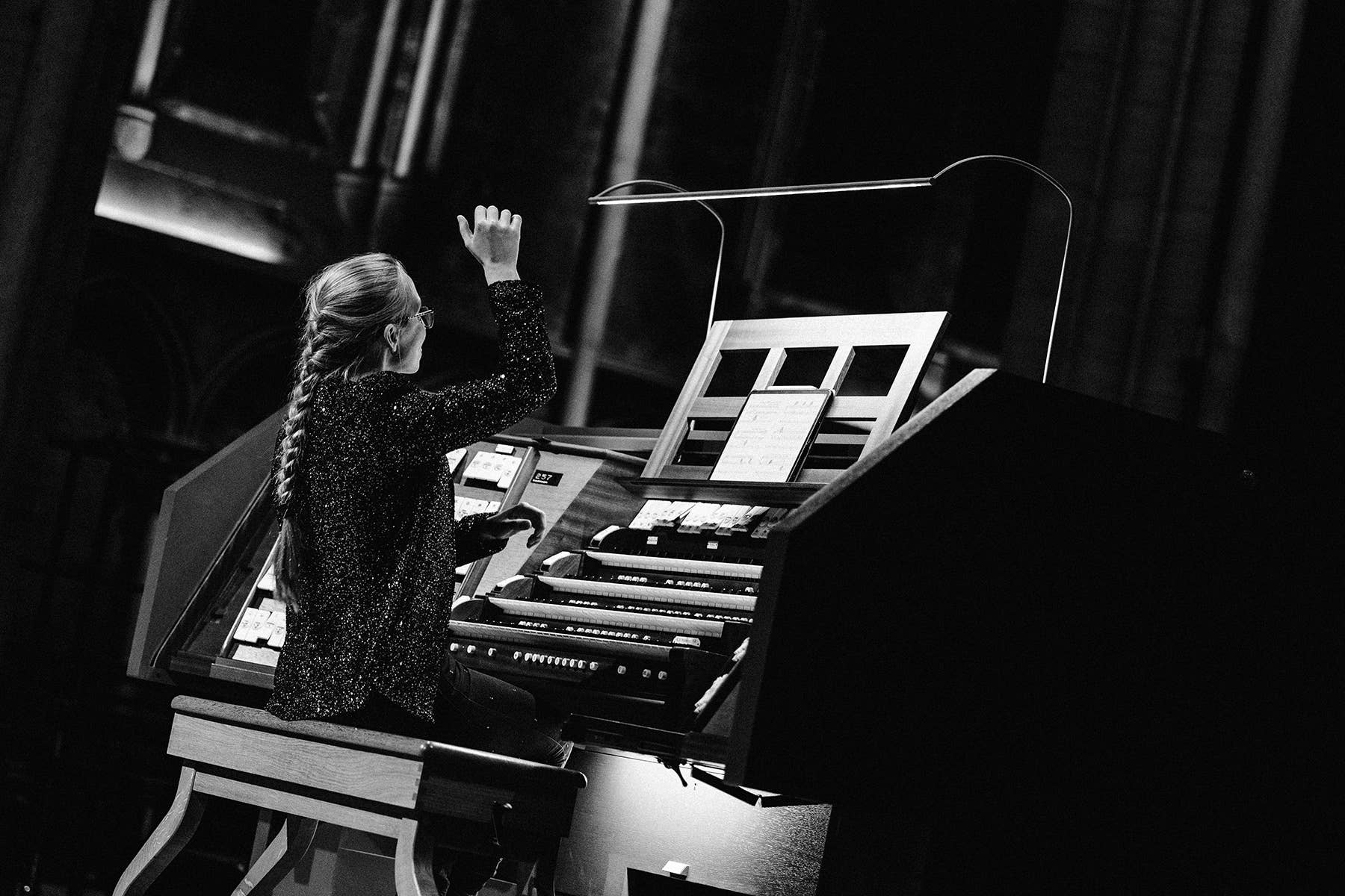 Anna Lapwood playing the organ