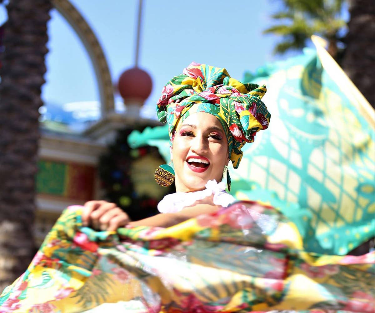 A dancer from Viver Brasil