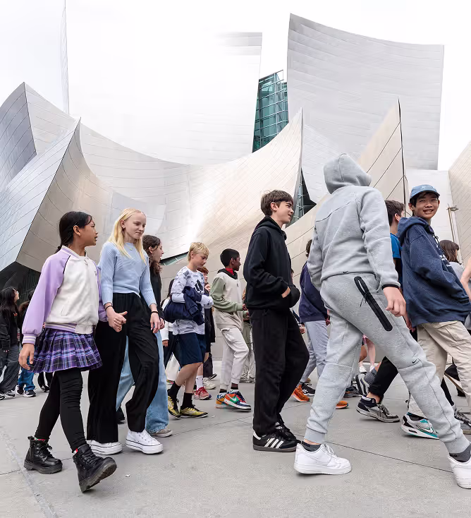 students walking into the Walt Disney Concert Hall