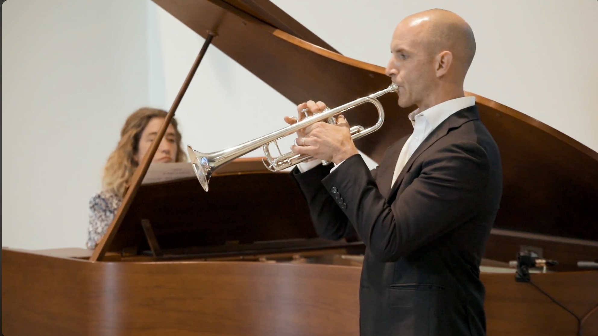 Honegger: Intrada - Tom Hooten en recital