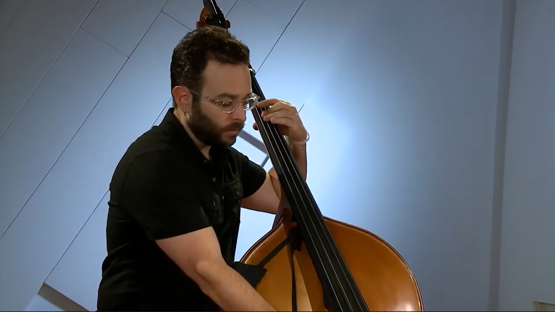 «Ejercicios de arco de David Allen Moore para lograr un sonido nítido y una buena articulación»