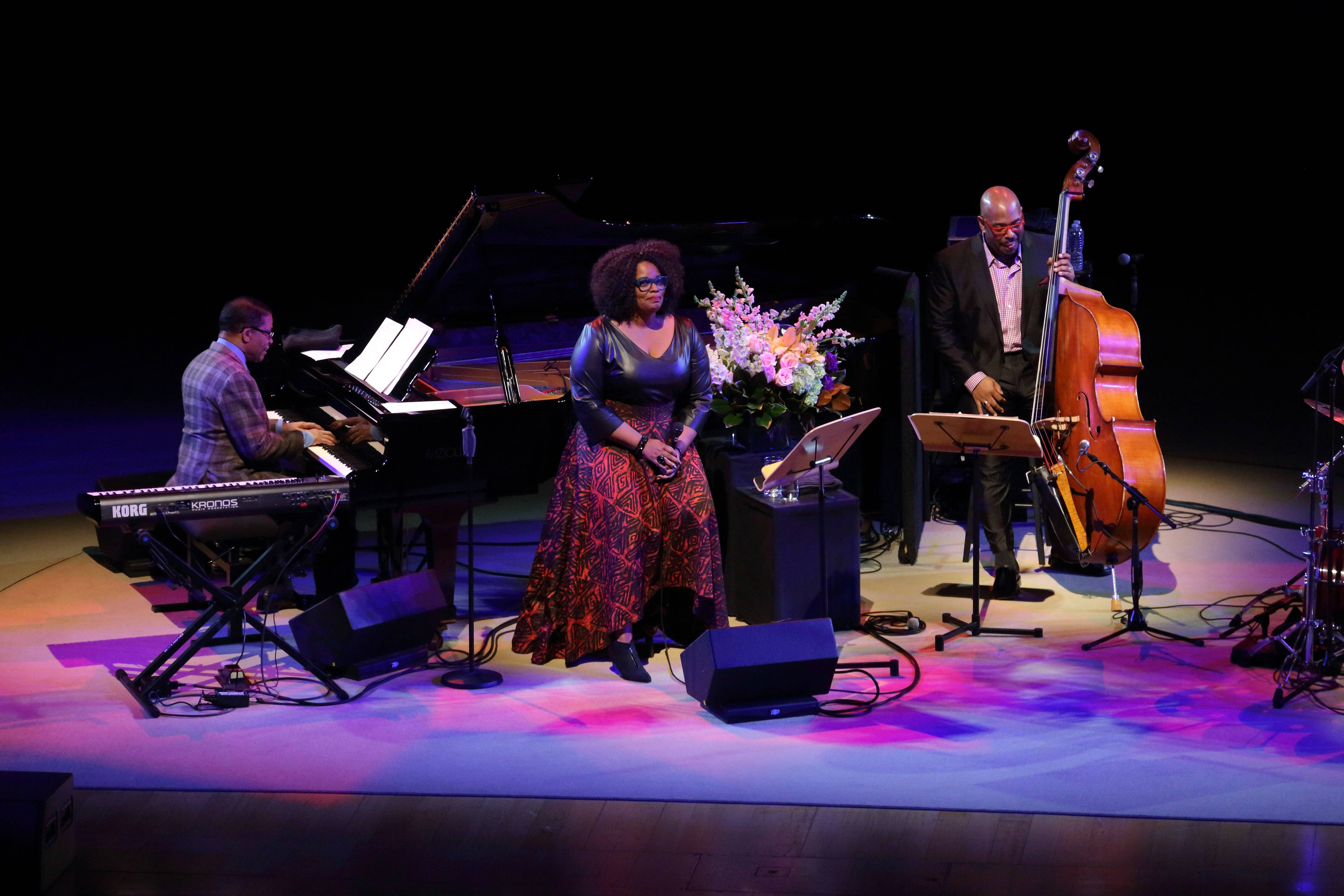 Reeves, McBride y Hancock actuando en febrero del 2014