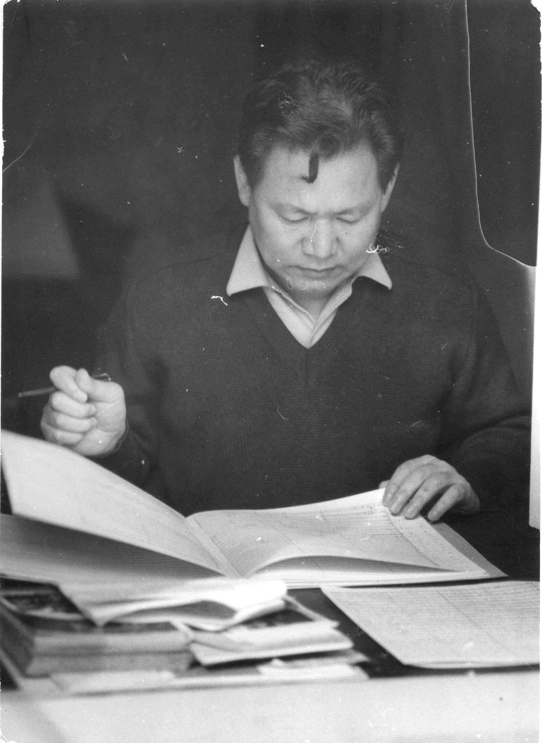 Isang Yun at his West Berlin house, in the period of composition of 