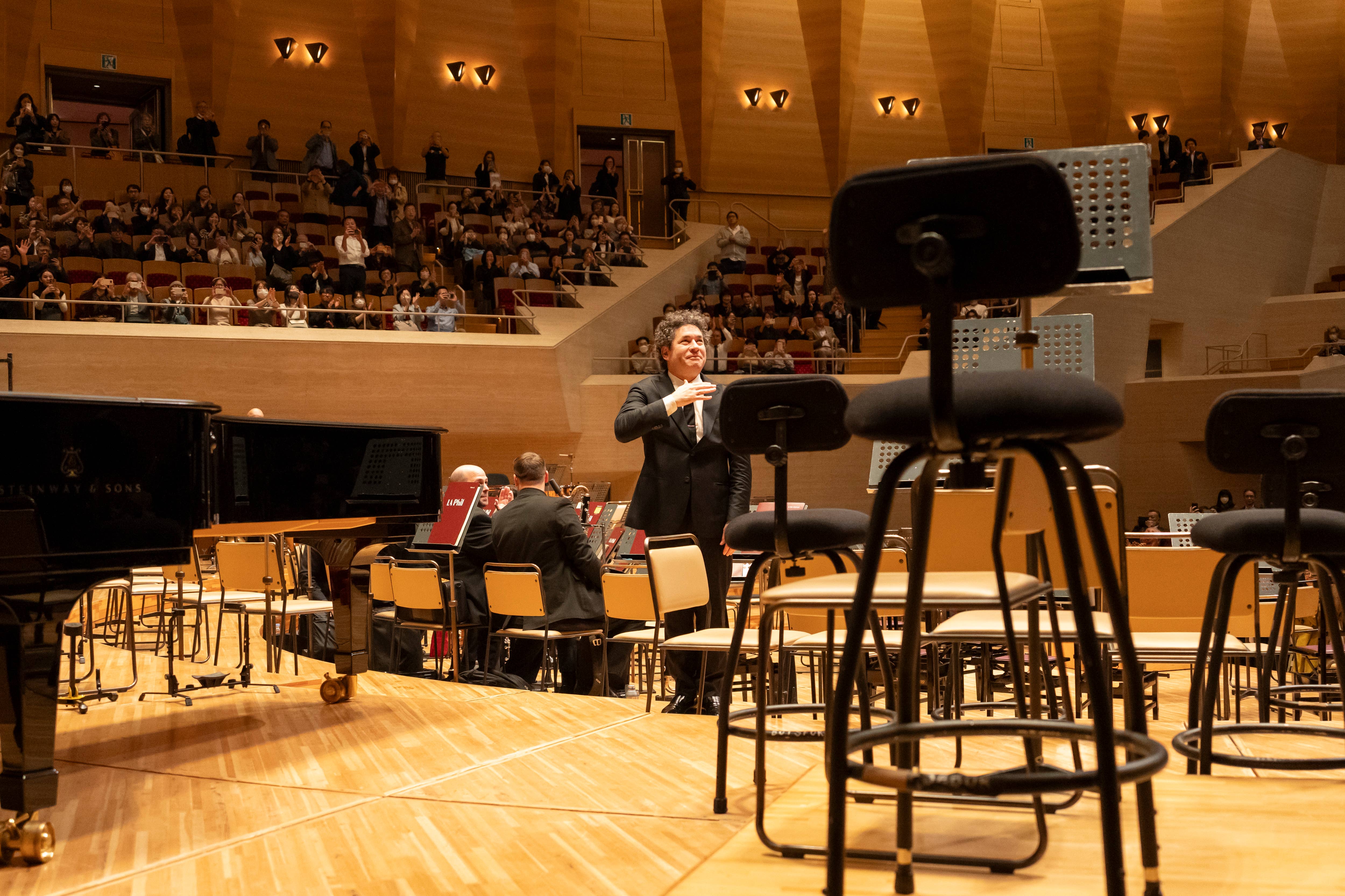 Dudamel expressed his gratitude for the extended ovation at Tokyo's Suntory Hall.