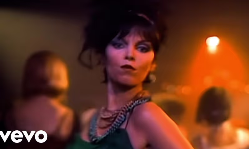 Pat Benatar en un video