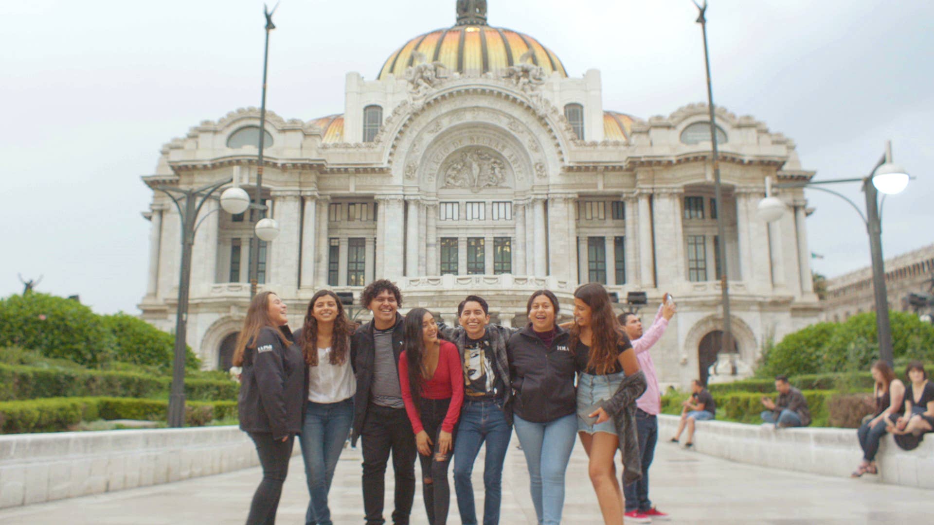 YOLA students stand together for a group photo during the Mexico Tour in 2019.