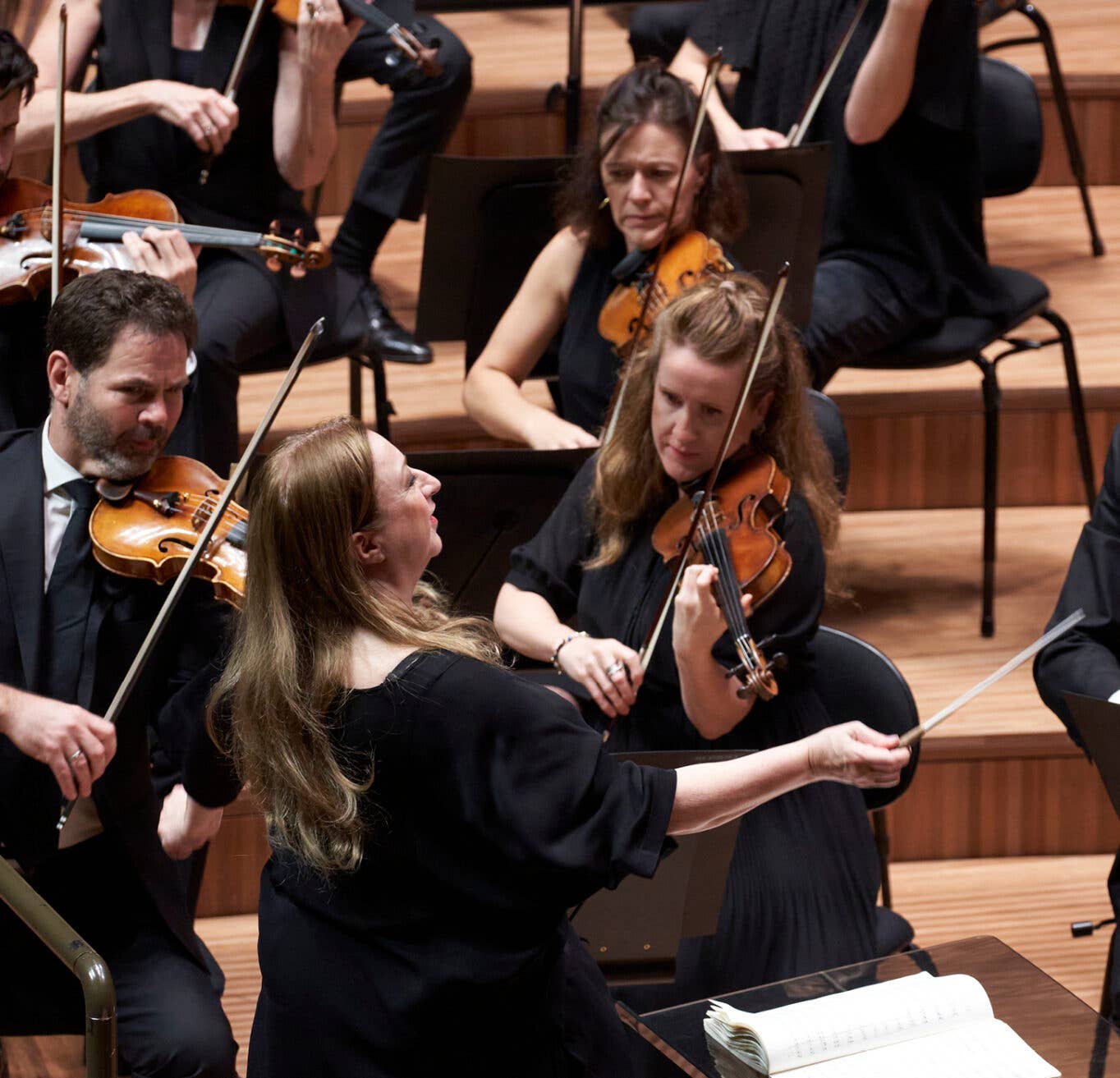 Simone Young conducts Britten and Vaughan Williams