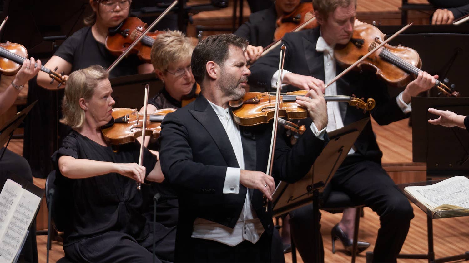 Simone Young conducts Elgar & Vaughan Williams