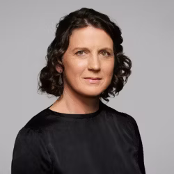 Carolyn Harris